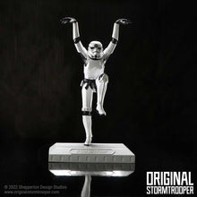 Original Stormtrooper Figur Crane Kick Stormtrooper 20 cm